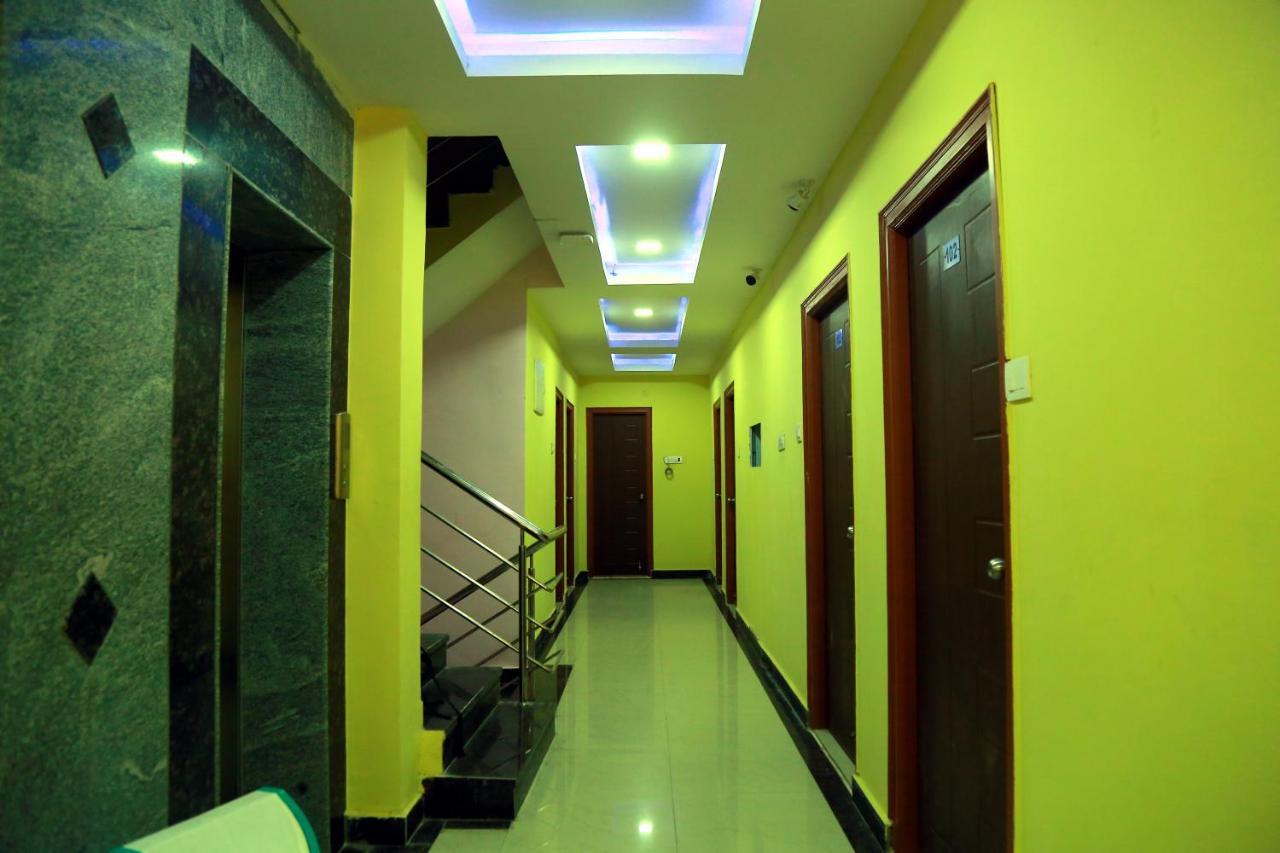 Hotel Sky Park Shamshabad Bagian luar foto