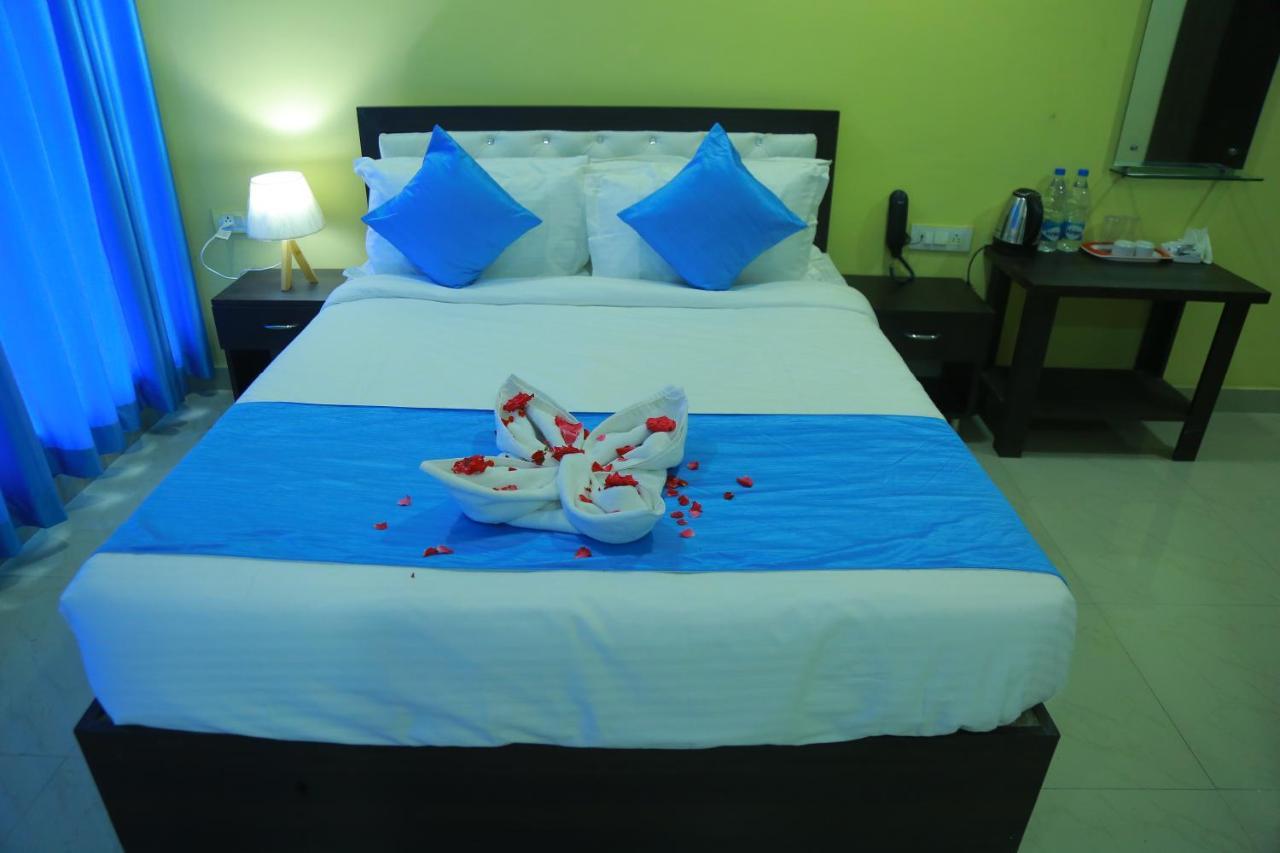 Hotel Sky Park Shamshabad Bagian luar foto