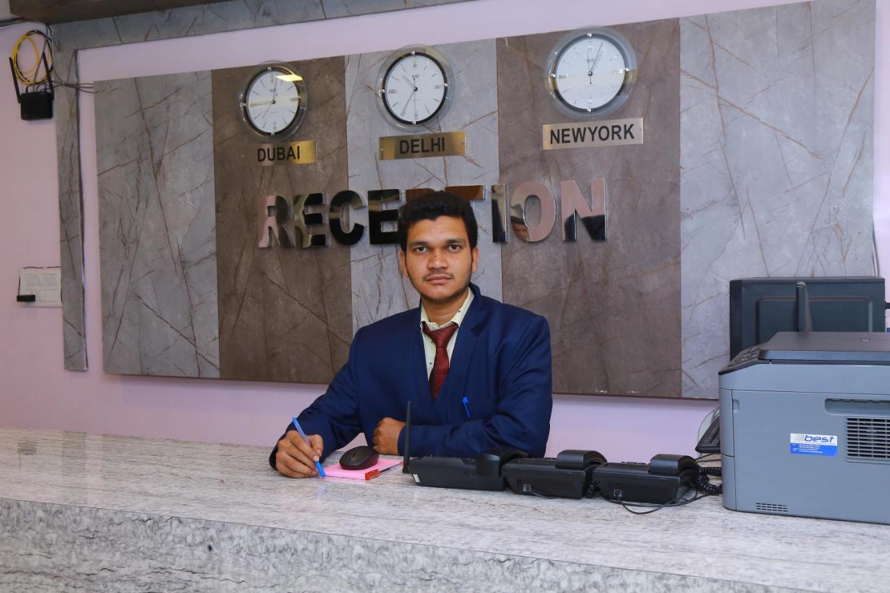 Hotel Sky Park Shamshabad Bagian luar foto