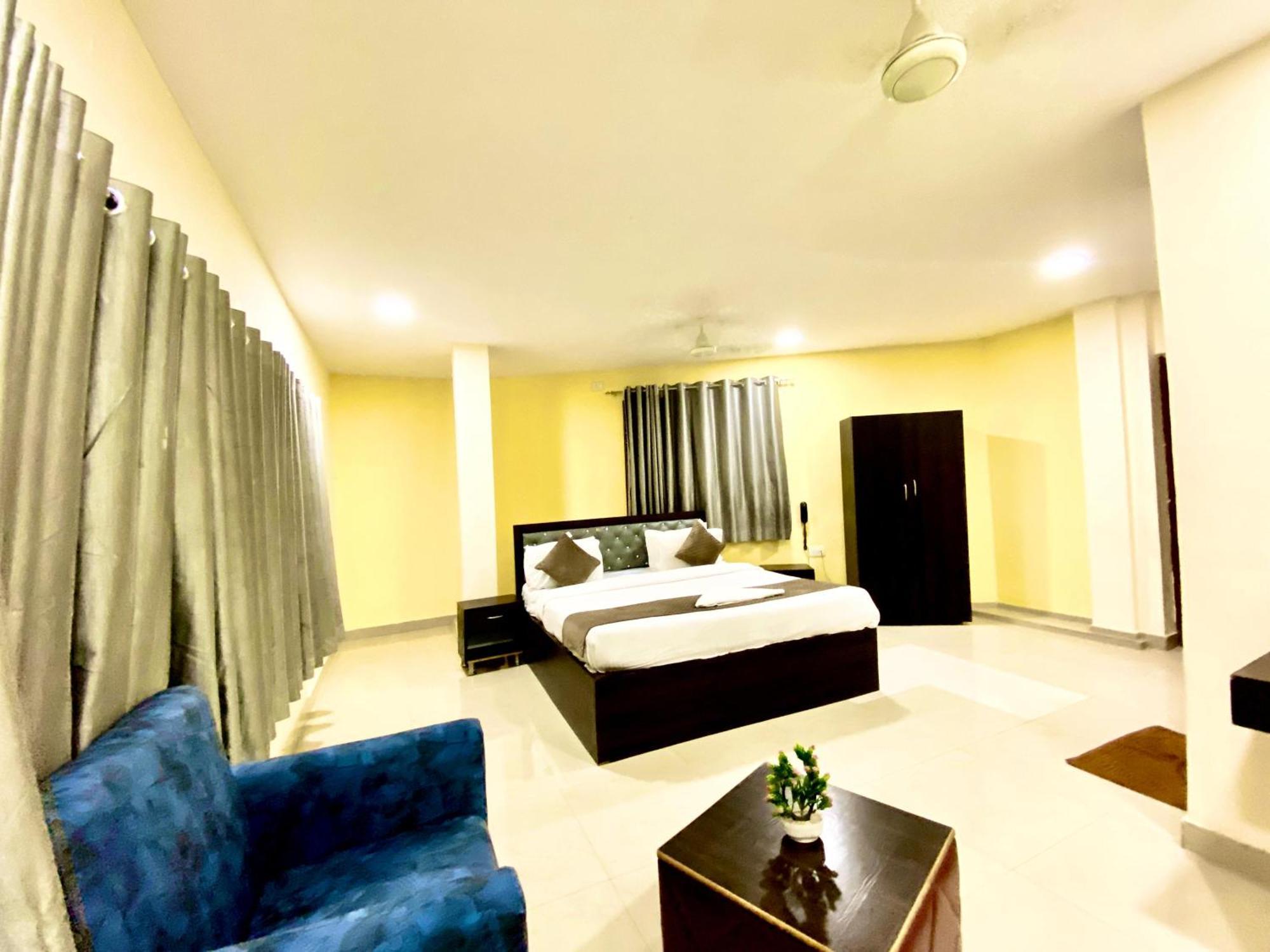 Hotel Sky Park Shamshabad Bagian luar foto