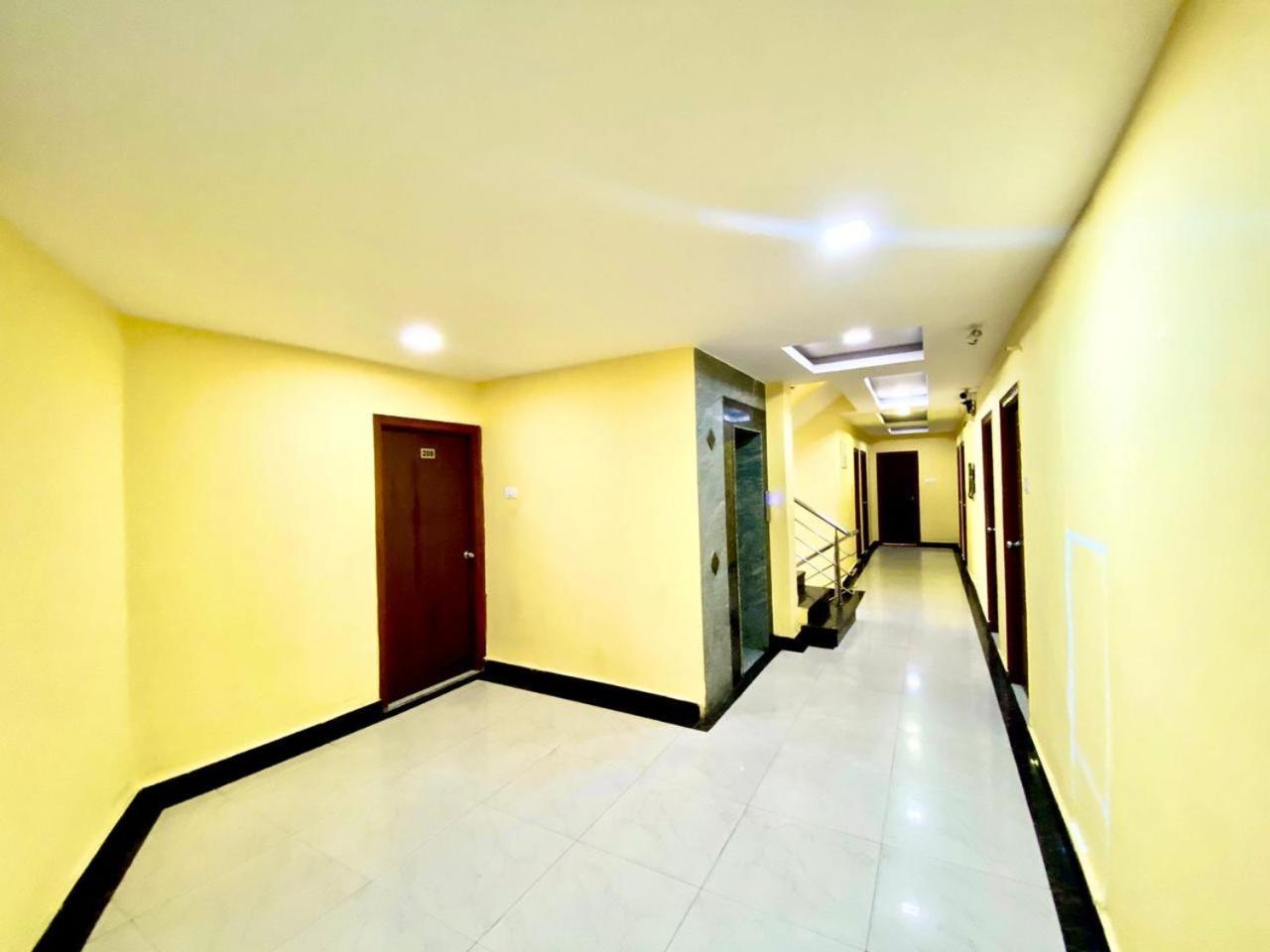 Hotel Sky Park Shamshabad Bagian luar foto
